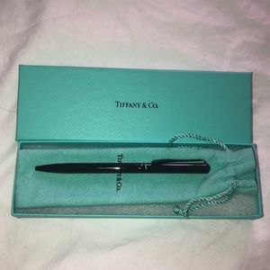 Elsa Perreti retractable pen
